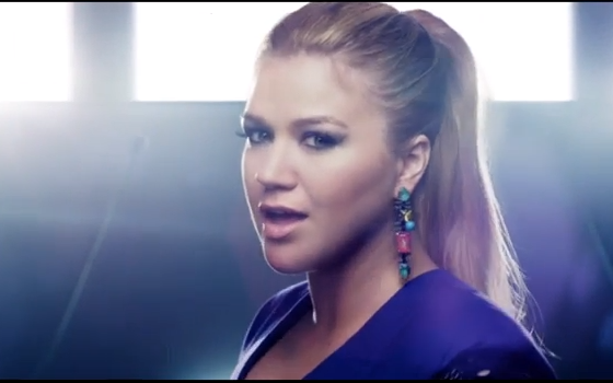 Kelly Clarkson 2013