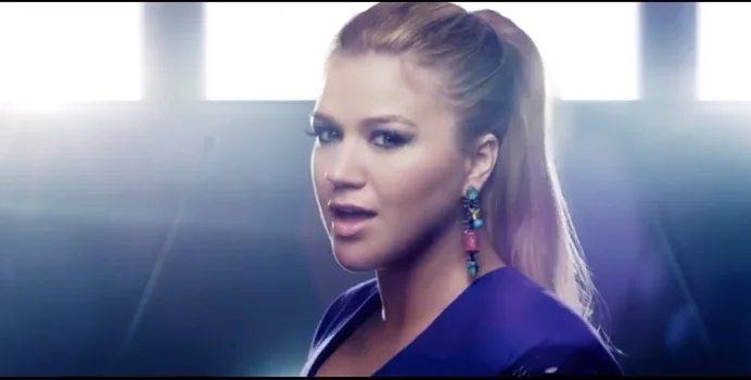 Kelly Clarkson 2013
