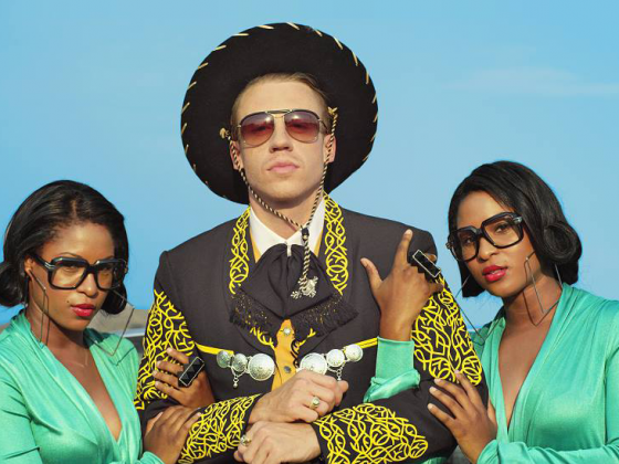 Macklemore-Ryan-Lewis-White-Walls-2013