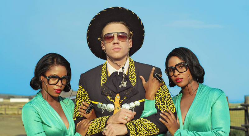 Macklemore-Ryan-Lewis-White-Walls-2013