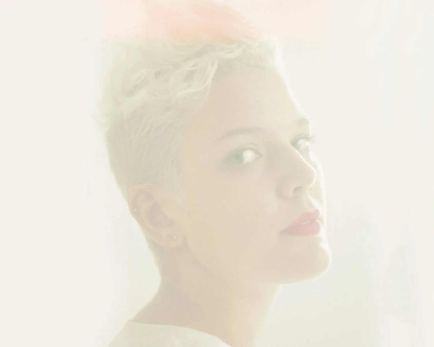 Betty-Who-Heartbreak-Dream-2014