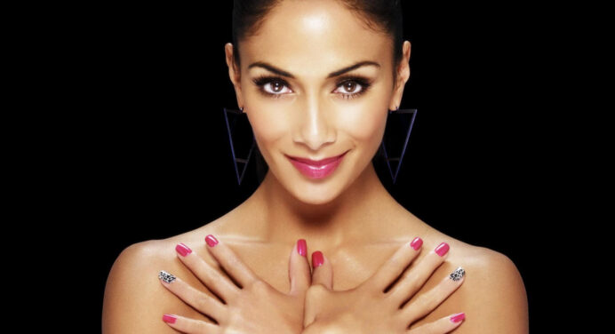 Nicole Scherzinger – “Run” Radio Premiere – “On The Rocks” Video
