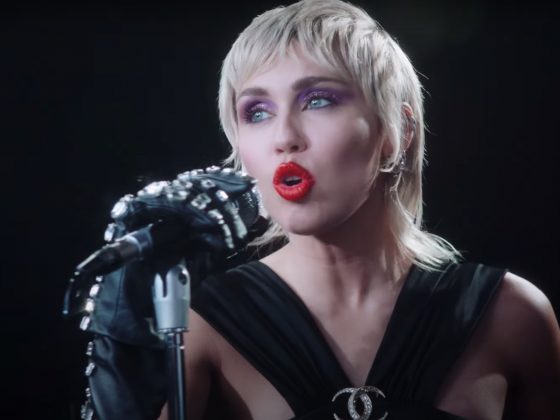 miley cyrus midnight sky music video still